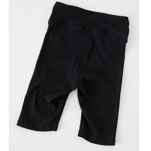 *NEW* RIBBED HIGH-WAISTED BIKE SHORT - Picture 3 of 6